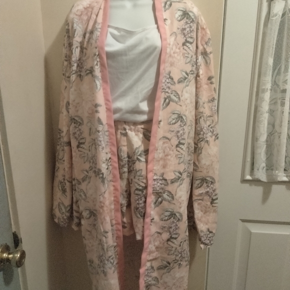 Handmade Other - Pink Floral Kimono Shorts Set